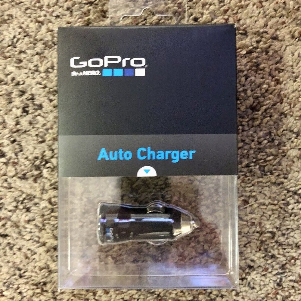 2011 GoPro Auto Charger NEW Open Box 30444512 Black